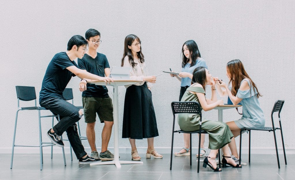 为什么越来越多的中国留学生选择离开中国前往欧美留学？ 1